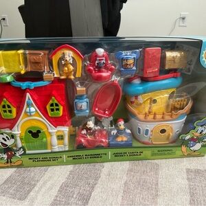 Disney Mickey and Donald Playhouse Adventure Set